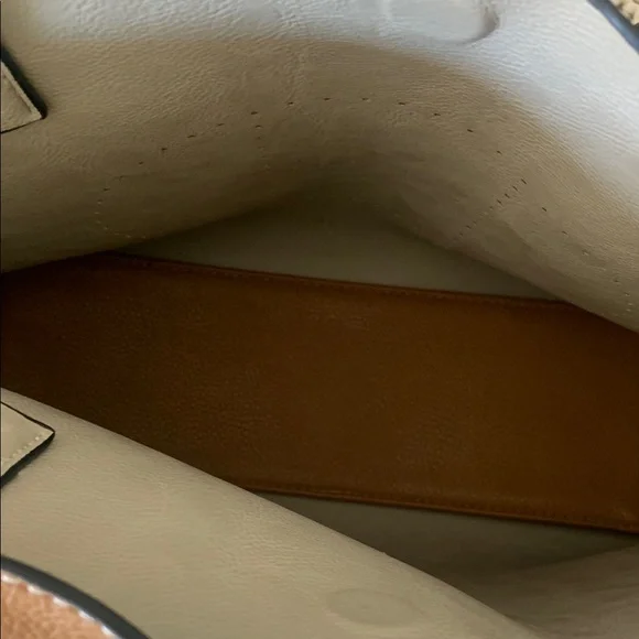 Hermés Style Elegant Tan Leather Tote Bag - Picture 5 of 7